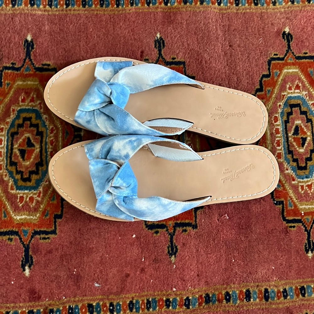 Universal threads slide sandals